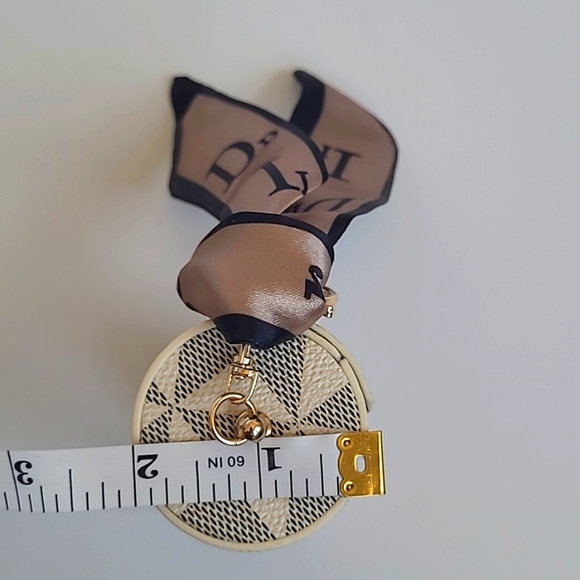 Mini Coin Purse 2x4 - Picture 3 of 5